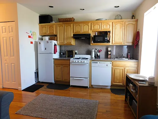 Rented by R New York | media 11