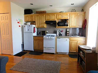 Rented by R New York