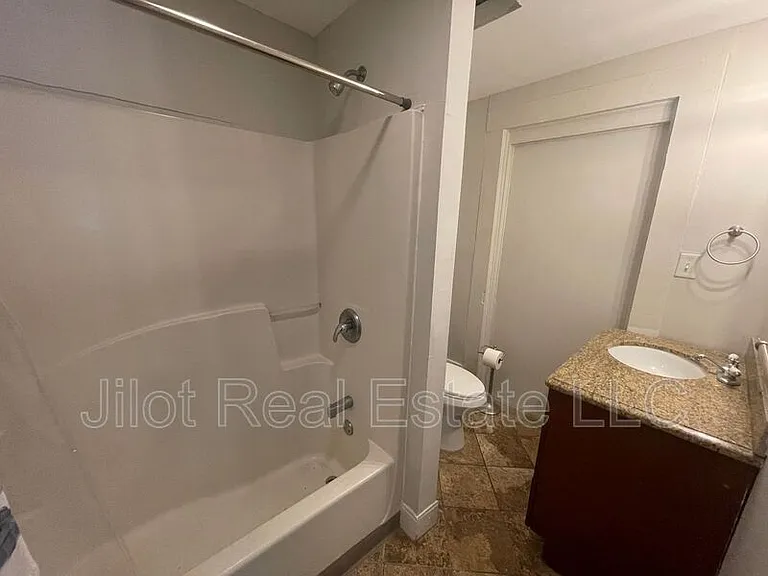 1082 Center St NW #A — Photo 11