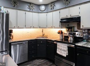 76 W Bluebell Ln, Mount Laurel, NJ 08054