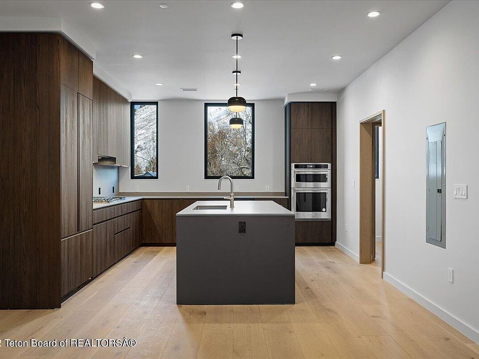 185 N Glenwood St Jackson WY Zillow