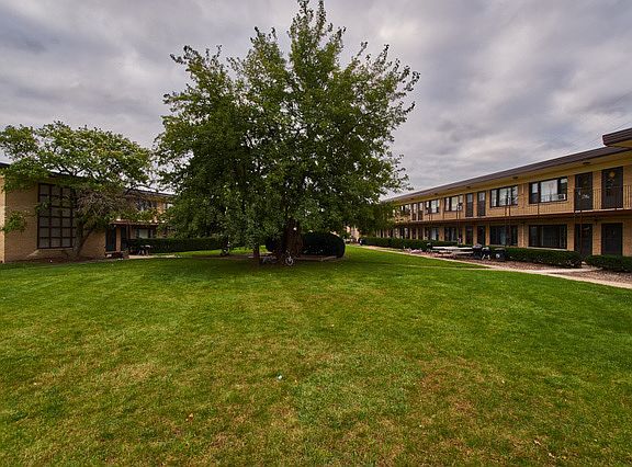 4th image of 28 King Arthur Ct APT 8