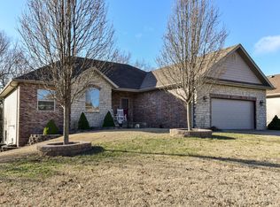 2010 E Stoneridge Dr, Springfield, MO 65803