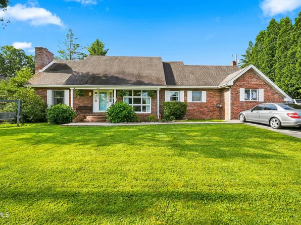 1043 Circle Dr SE, Wise, VA 24293