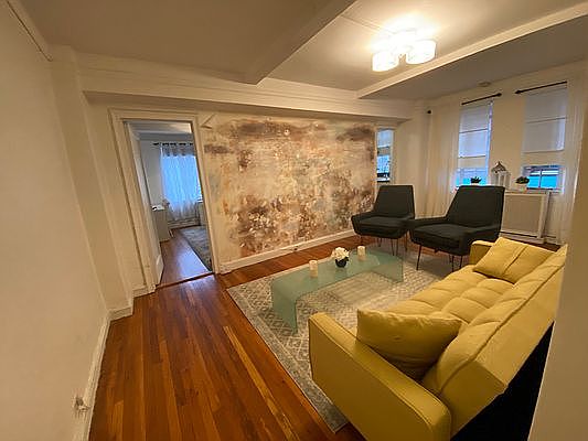 1st image of 333 E 43rd St APT 212