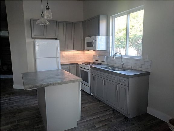 4th image of 2701 Lapeyrouse St
