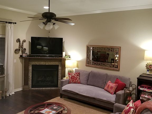 Gas fireplace