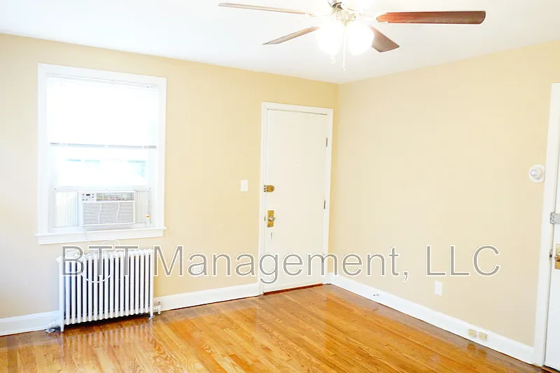 Studio, 1.0 bath, 450 sqft, $1,265 — Photo 3