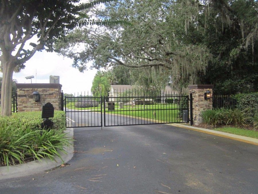 1st image of 322 Glen Club Dr