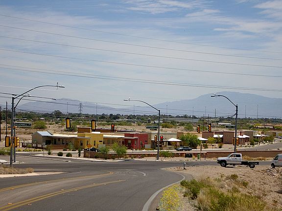4th image of 3067 N Dales Crossing Dr