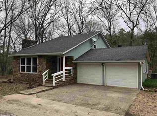 902 Greentree Rd, Clinton, AR 72031