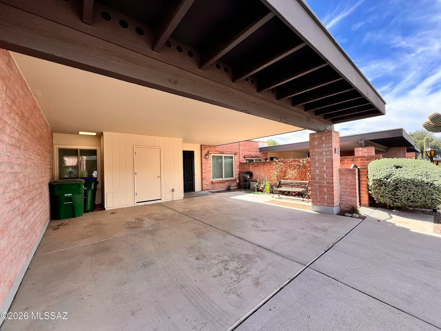 2 bed, 2.0 bath, 1372 sqft, $1,695 — Photo 3