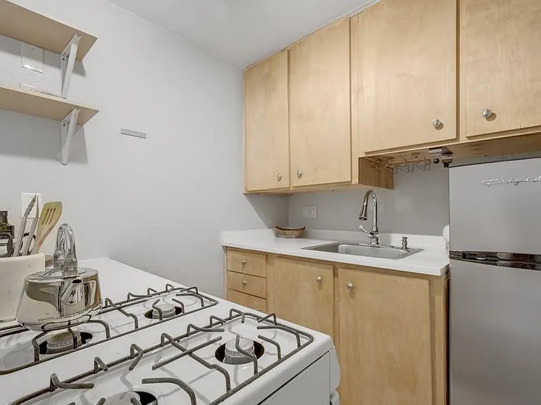 1111 W 10th St #106 — Photo 10