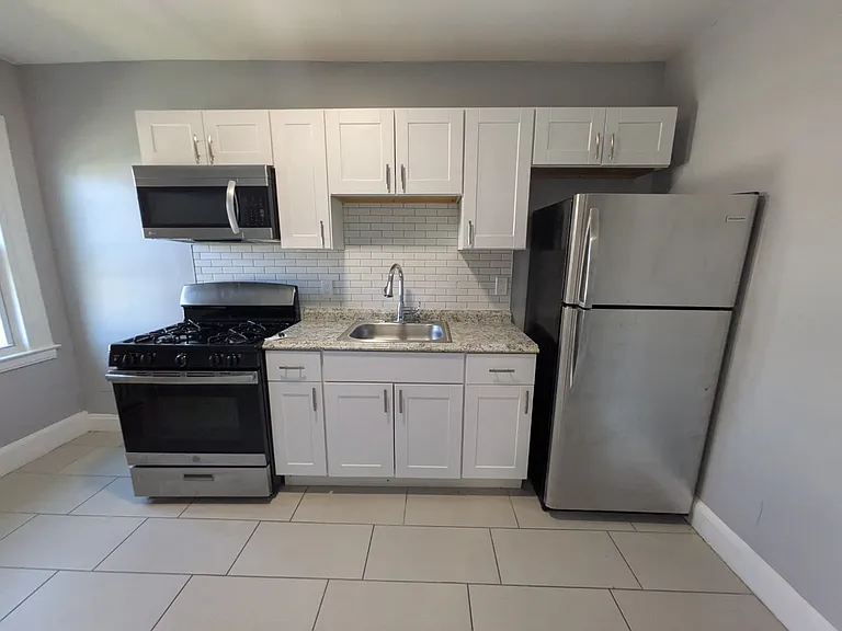 308 Main St #14A — Photo 4