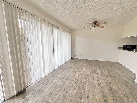 2nd image of 2602 Carlton Ln