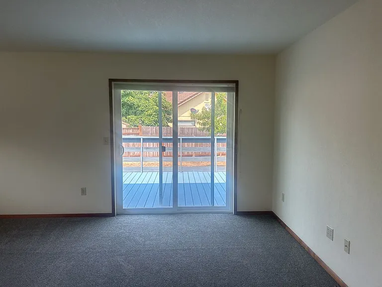 2149 Woodcrest Ct — Photo 18