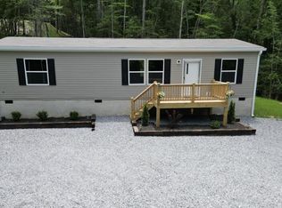 101 Sawyer Ridge Ln, Hayesville, NC 28904