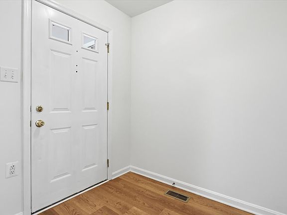 3rd image of 32 Mabel Ln