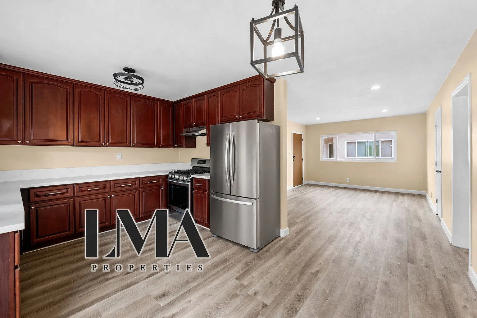 2 bed, 1.0 bath, 900 sqft, $2,291 — Photo 1