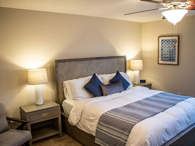 Latham Apartments — Photo 101