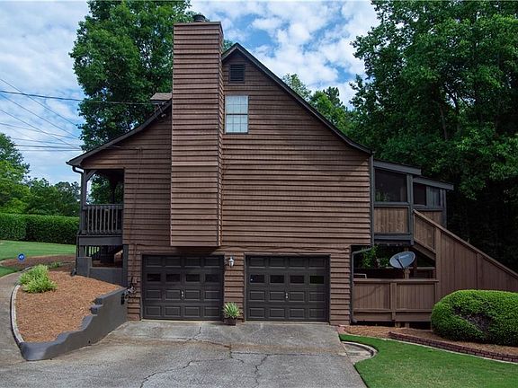 3rd image of 2370 Goodwood Dr SW