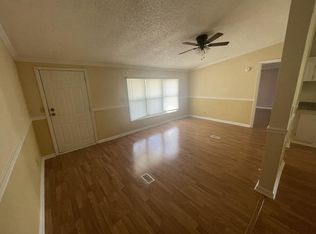 247 Produce Dr, Maxton, NC 28364