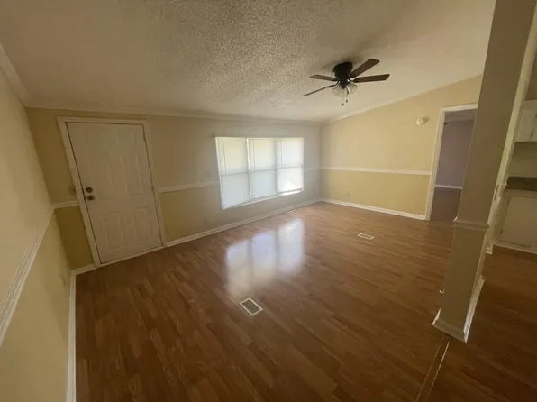 247 Produce Dr, Maxton, NC 28364