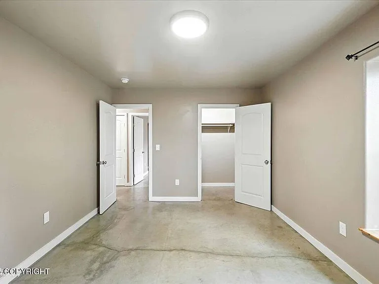1115 S Spring Dr — Photo 8