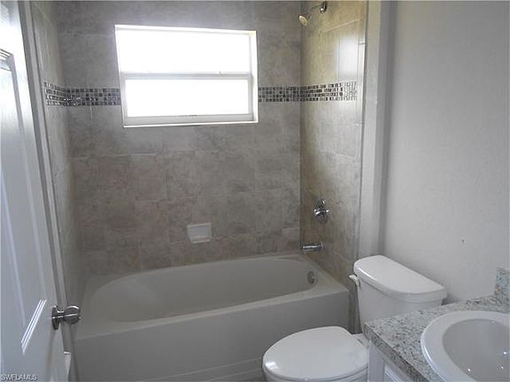 5th image of 617 SE 2nd St