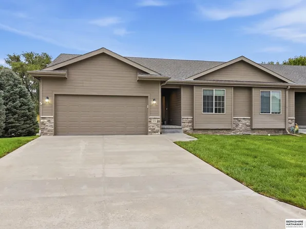 3034 Lakeside Dr, Plattsmouth, NE 68048