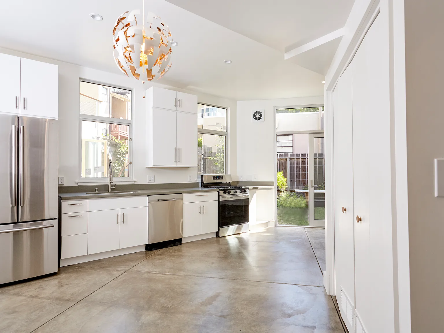 2 bed, 676 sqft, $2,950 — Photo 1