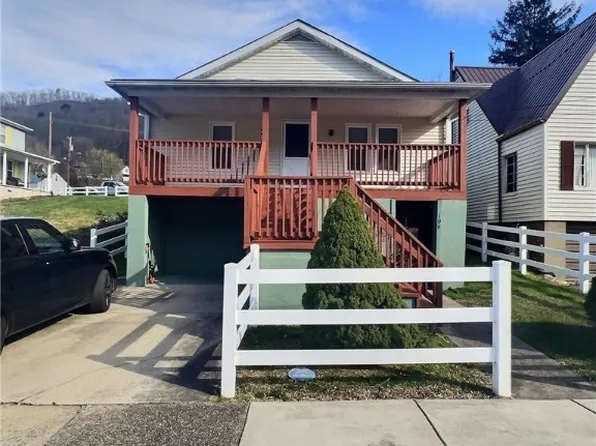 106 Glasgow Ave, Glasgow, WV 25086