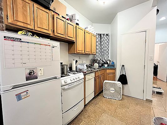 3rd image of 349 W 45th St #1FW