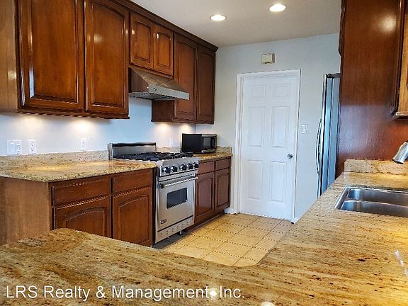 5th image of 6309 W 78th Pl