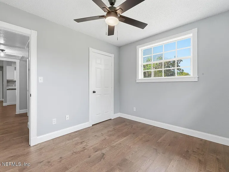 1712 Dibble Cir W — Photo 8
