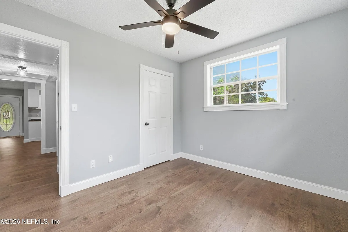 Building Photo - 1712 Dibble Cir W