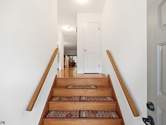 4th image of 5 Mountain Ridge Rd