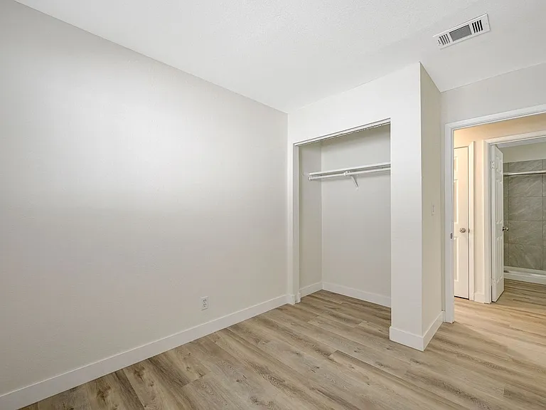 893 W Bartlett Ave — Photo 30