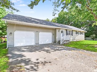 3105 Bloomington Rd, East Peoria, IL 61611