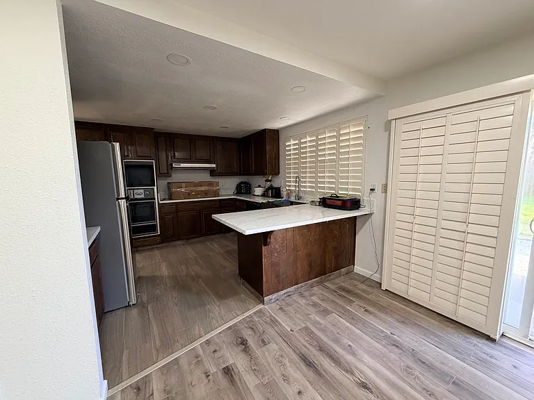 1302 Mossbrook Ct — Photo 12