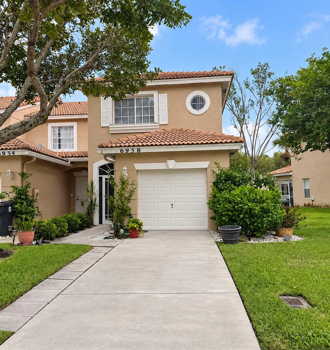 3 bed, 2.5 bath, 1410 sqft, $3,000 — Photo 1