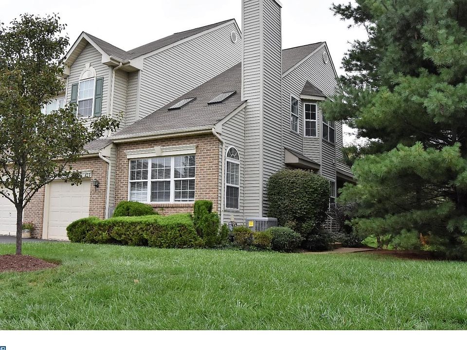 1st image of 339 Fieldstone Dr