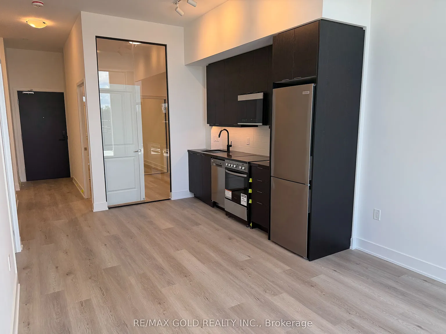 2 bed, $2,700 — Photo 4