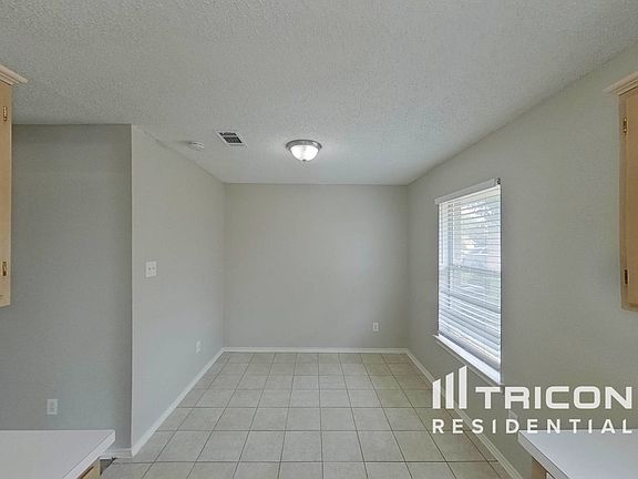 3rd image of 4229 Estes Park Cir