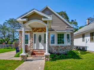 369 W 18th St, Holland, MI 49423