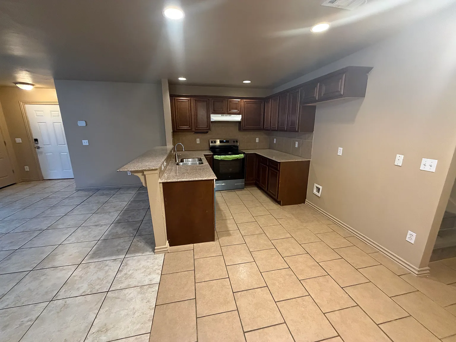 4 bed, 1550 sqft, $1,450 — Photo 3