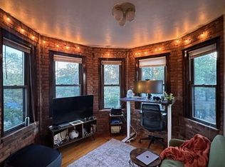 219 Park Dr APT 25, Boston, MA 02215