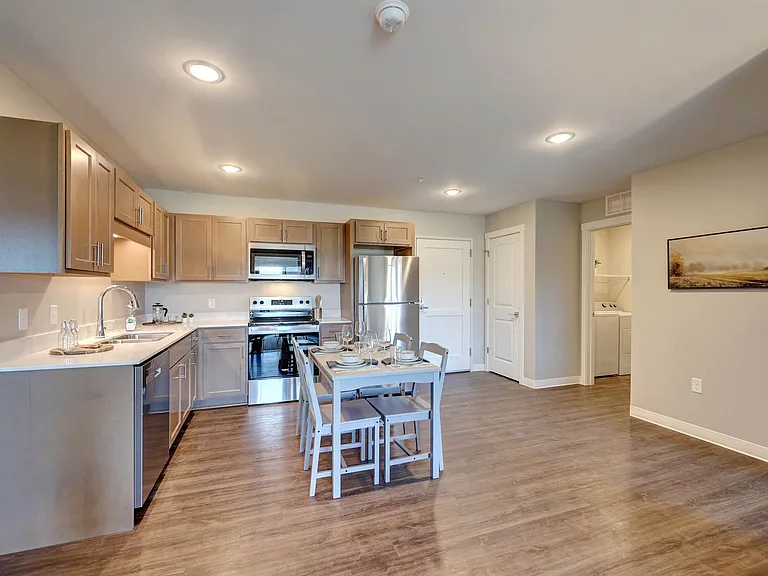 The Heights I - Apartments — Photo 17