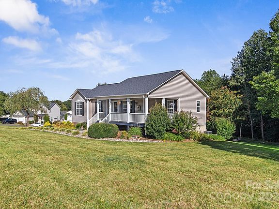 2nd image of 103 S River Glen Dr