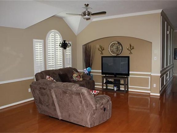 5th image of 11405 Windy Creek Dr